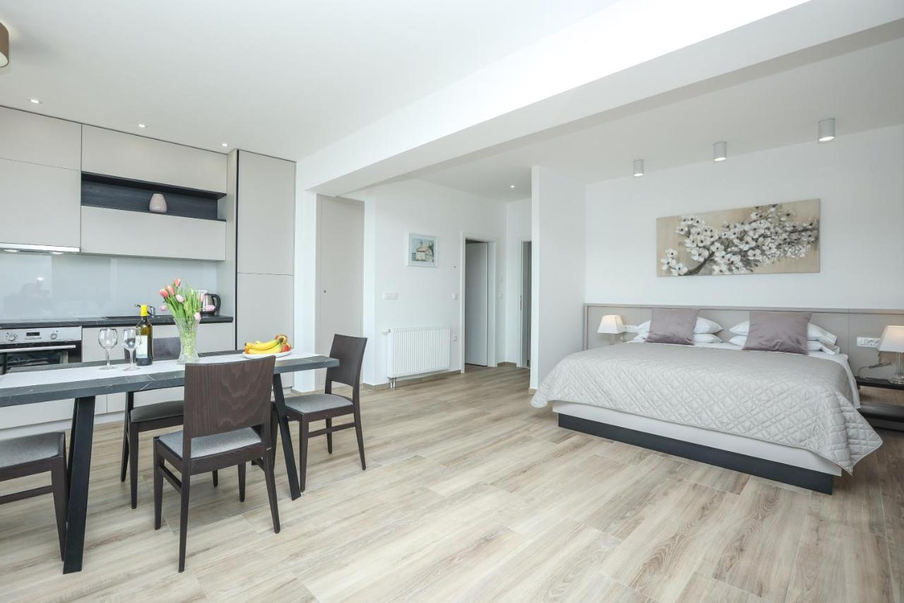 Apartments Melissa Vrsi Luaran gambar